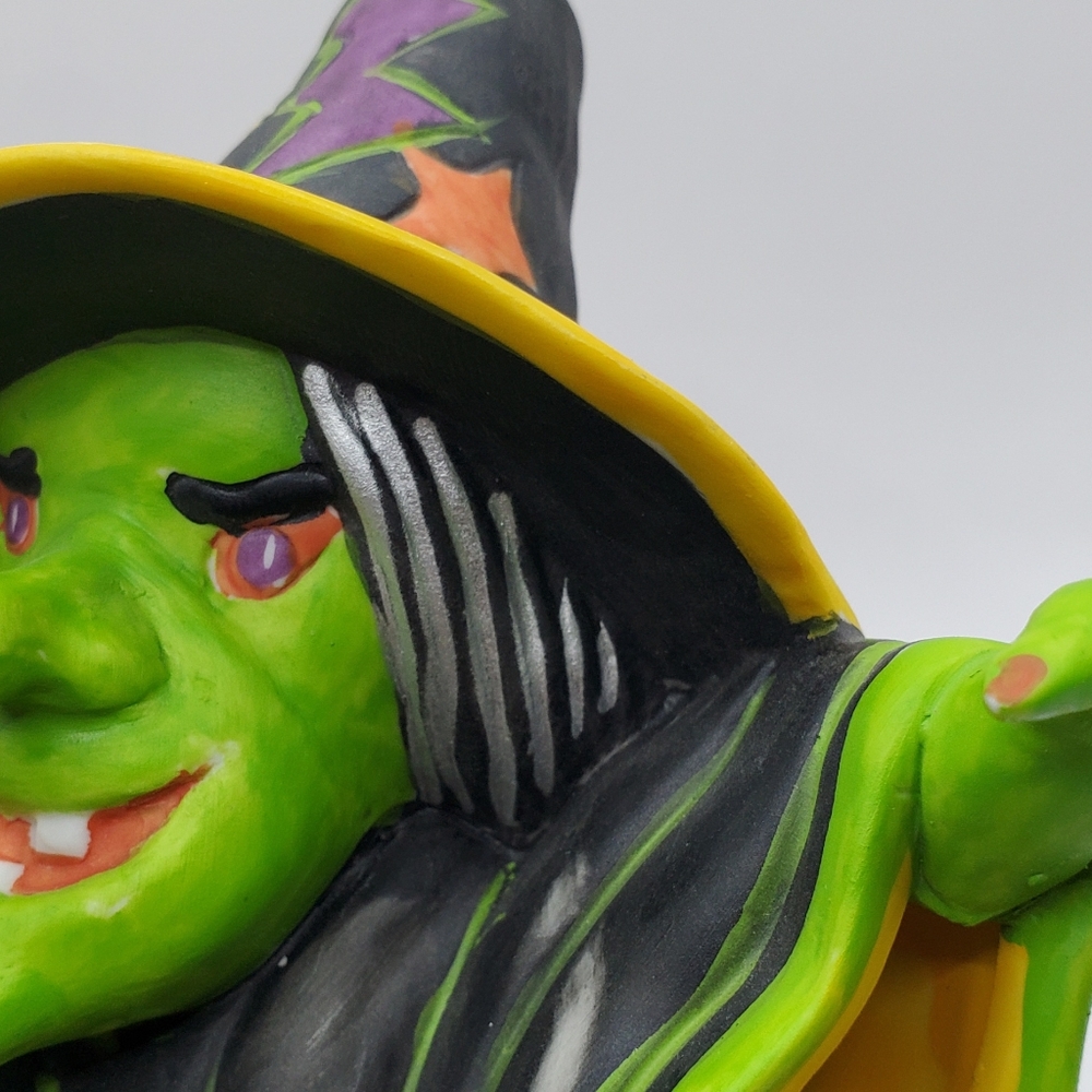 Vintage Witch Candle Holder Figurine Ceramic Halloween Decoration 6.25 inch Tall - Picture 9 of 16